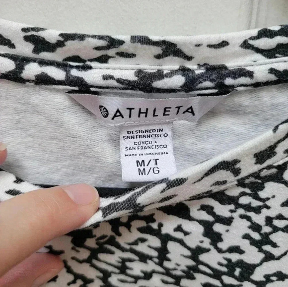 Athleta Balance Women's Animal Print Black & White Pullover Sweatshirt Size Med - Picture 3 of 3